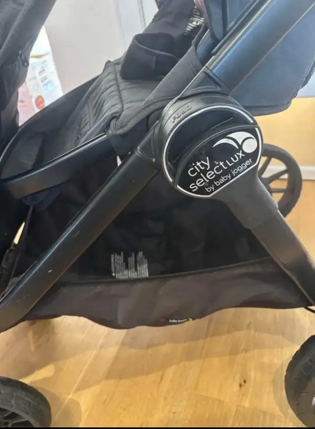 City select by baby jogger stroller+Graco baby car seat adaptor in Strollers, Carriers & Car Seats in Mississauga / Peel Region - Image 4
