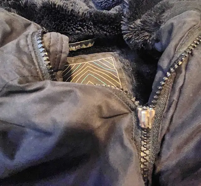 TNA Winter Jacket (Size M)  in Women's - Tops & Outerwear in Calgary - Image 8