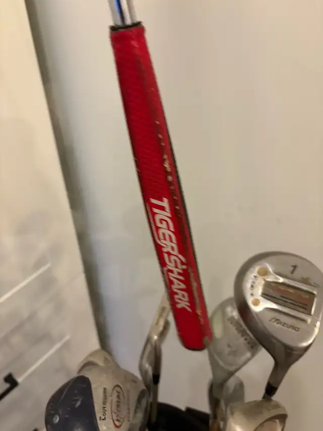women’s right handed golf clubs and bag  in Golf in Guelph - Image 8