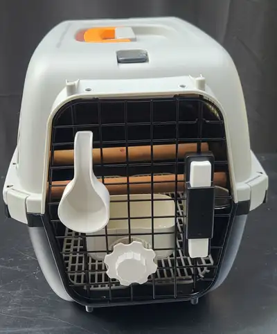 Cage de transport pour perroquets/Parrot travel cage, View more