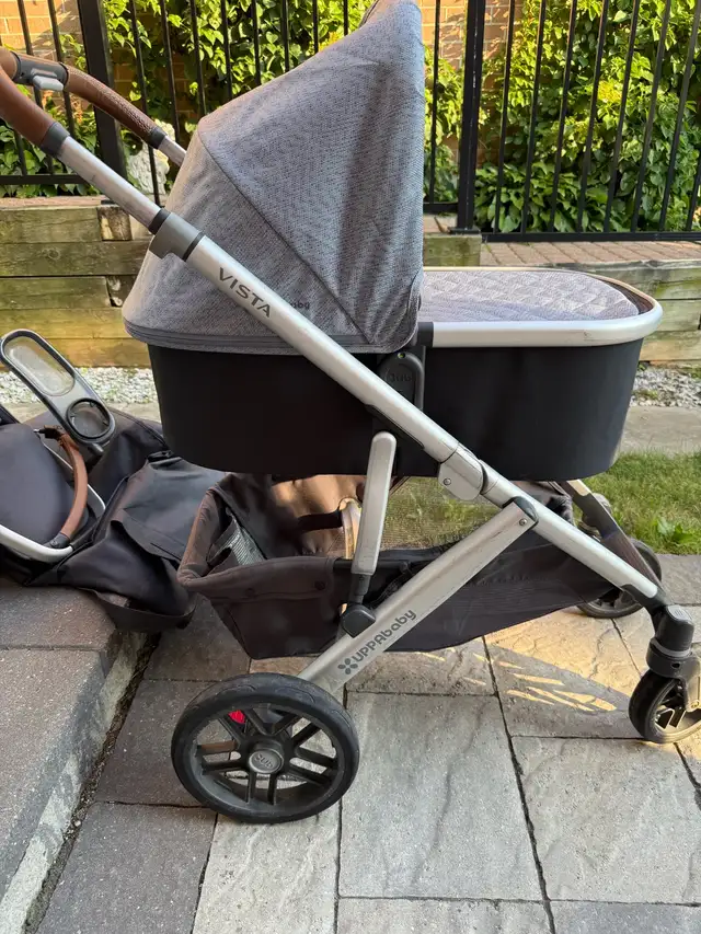 UPPAbaby Vista Stroller – Full Luxury Set in Strollers, Carriers & Car Seats in Markham / York Region - Image 5