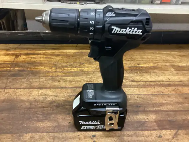 MAKITA 18v COMPACT BR. 2-SP. 1/2” HAMMER DRILL / 4.0 AH BATTERY in Power Tools in Barrie - Image 4