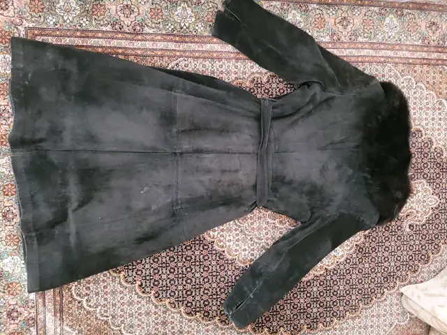 Fox fur leather winter coat manteau cuir fourrure renard Medium in Clothing in City of Montréal - Image 5