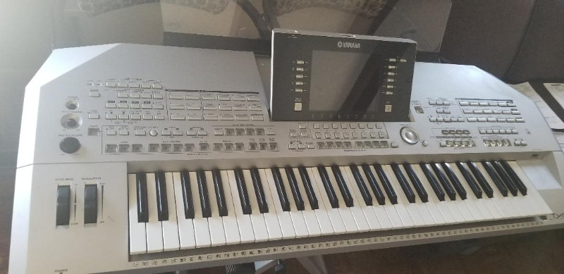 YAMAHA TYROS 2- EXCELLENT CONDITION- WITH STAND AND SPEAKER for sale  