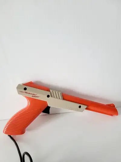 Nintendo NES -005 Zapper Laser Gun 1985, View more