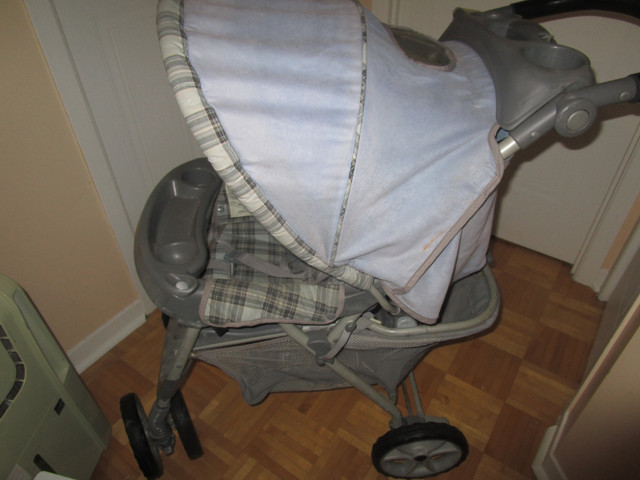 poussette GRACO peu d usure voire photos dans Poussettes, porte-bébés et sièges d'auto  à Ville de Montréal - Image 4