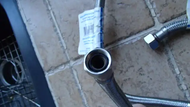Flexible Stainless Steel Braided Hose Pipe Connector Tube in Bathwares in Gatineau - Image 7