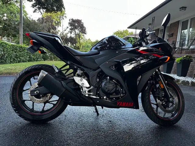 2015 Yamaha YZF-R3 non ABS in Sport Bikes in Oakville / Halton Region - Image 6