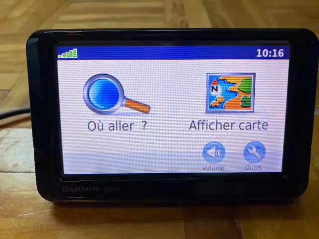 Garmin Nuvi 265wt + accessoires in General Electronics in City of Montréal - Image 6