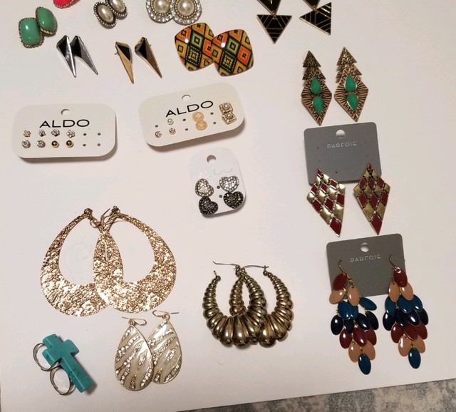 Various earrings dans Bijoux et montres  à Gatineau - Image 3