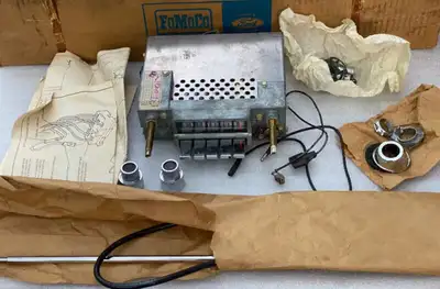 NOS Mercury Comet Radio with Antenna FOMoCo c5gy-18805-a1, View more