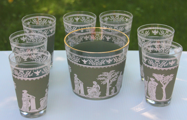 Vintage Mid Century Jeanette Glass Ice Bucket & 7 Tumblers in Kitchen & Dining Wares in Winnipeg - Image 2