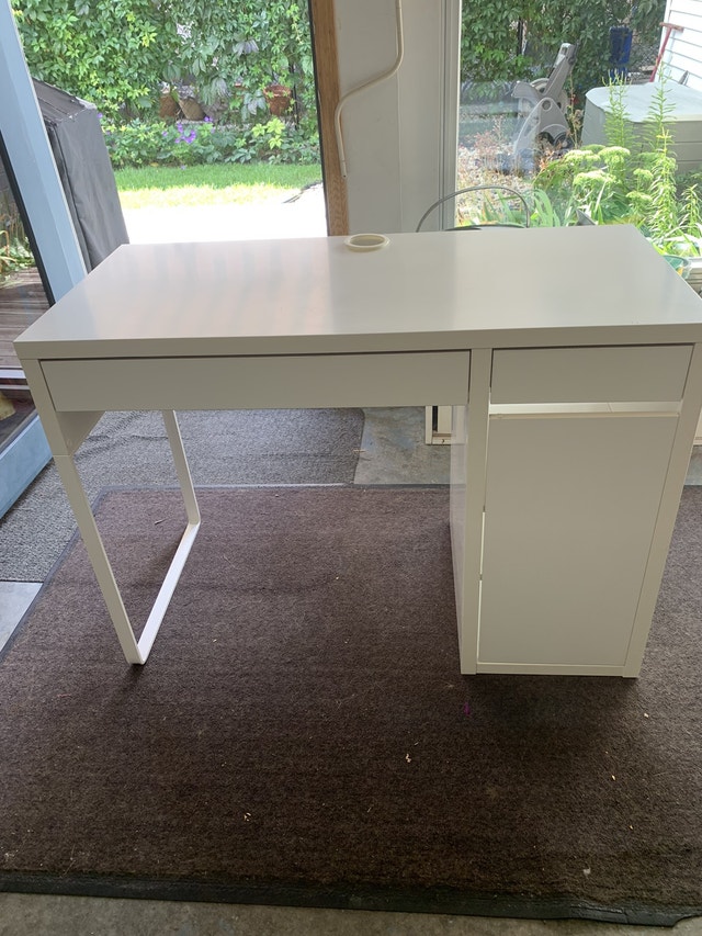 IKEA Micke Desk with Free swivel chair Desks Winnipeg Kijiji