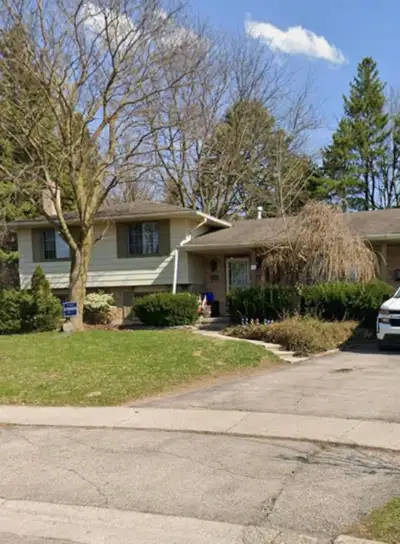 Rooms for rent Rooms for rent. Shared kitchen, bathroom and laundry and big backyard. Room 1 comes U...