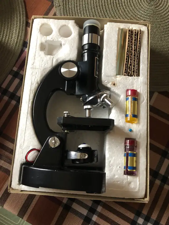 Mint original microscope vintage65120781459714120