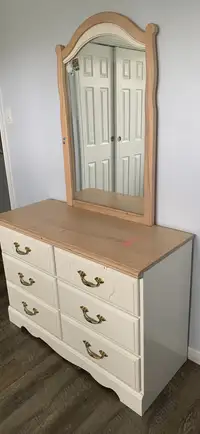 White six drawer dresser
