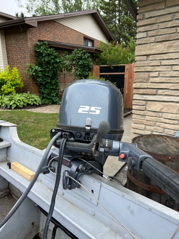 2011 4 stroke 25HP Yamaha Outboard Powerboats & Motorboats Thunder