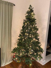7ft Pre-lit Christmas Tree
