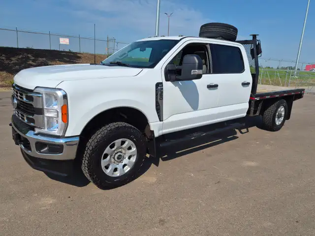 2023 Ford F350  flat deck  7.3 L