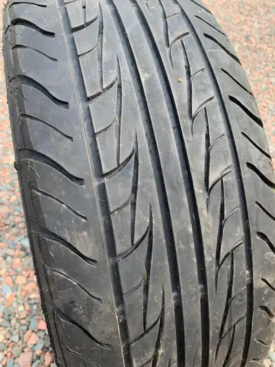 I have one Uniroyal Tigerpaw all season tire for sale. 226/60 R16 . Call or text to view.Thanks