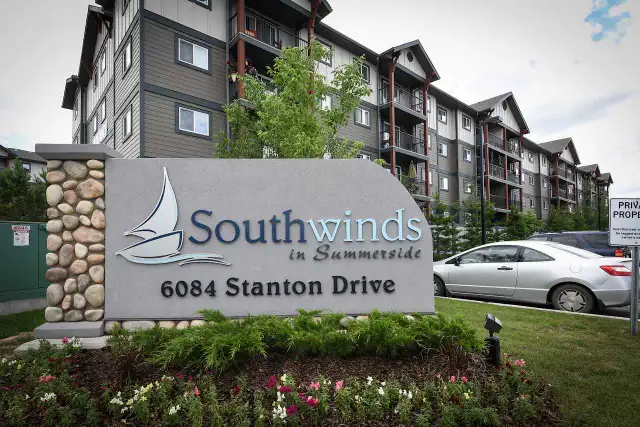TOP-FLOOR CONDO LAKE SUMMERSIDE 2  Free Parking Spots. Nov 10!