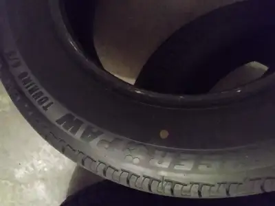 New tires a set of 4 all season Uniroyal Tiger Paw touring a/s 225/65/17, the tires have only around...