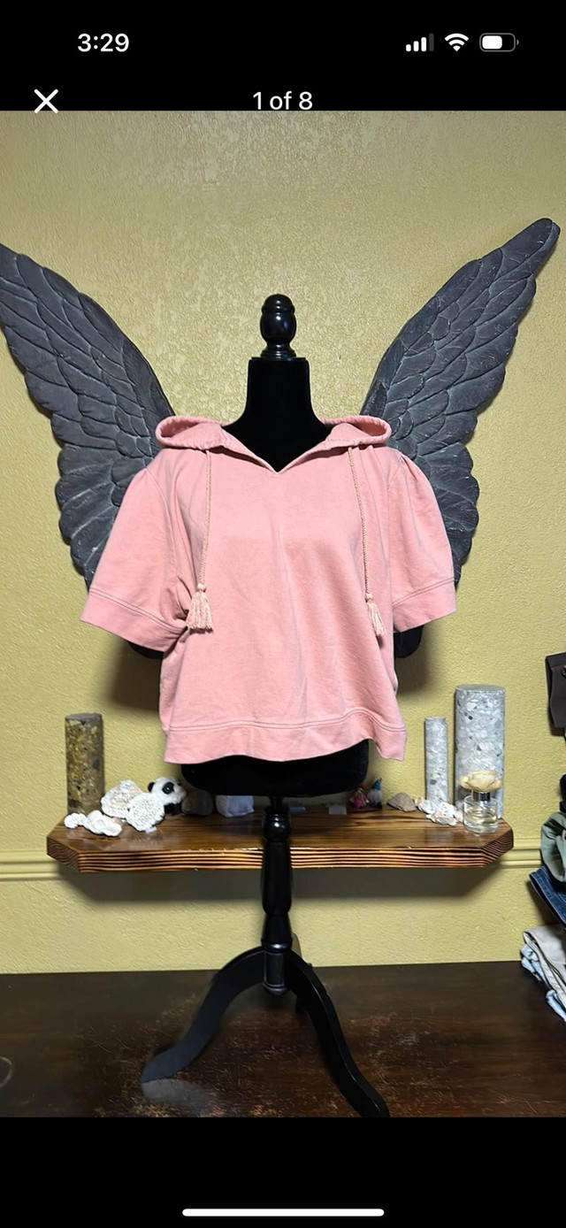 Joe Fresh Cropped Short Sleeve Sweater in Women's - Tops & Outerwear in Edmonton