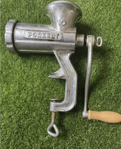 Porkert number 10 meat grinder mincer. Counter mounted cast iron hand crank Chrome Porkert number 8...