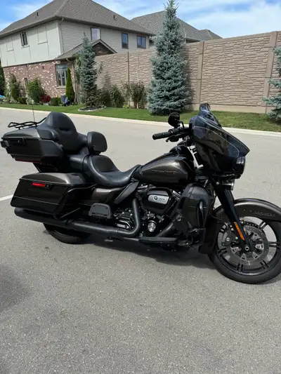 2020 Harley Davidson Ultra Limited. Color : River Rock Grey/ Vivid Black. , maintenance on time from...