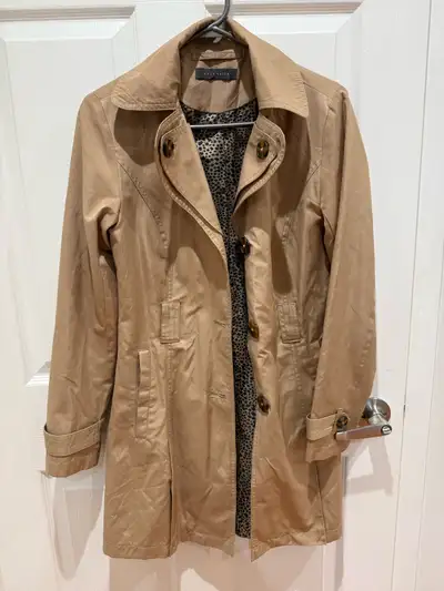 In good condition. Size XS. Pickup Finch & McCowan.
