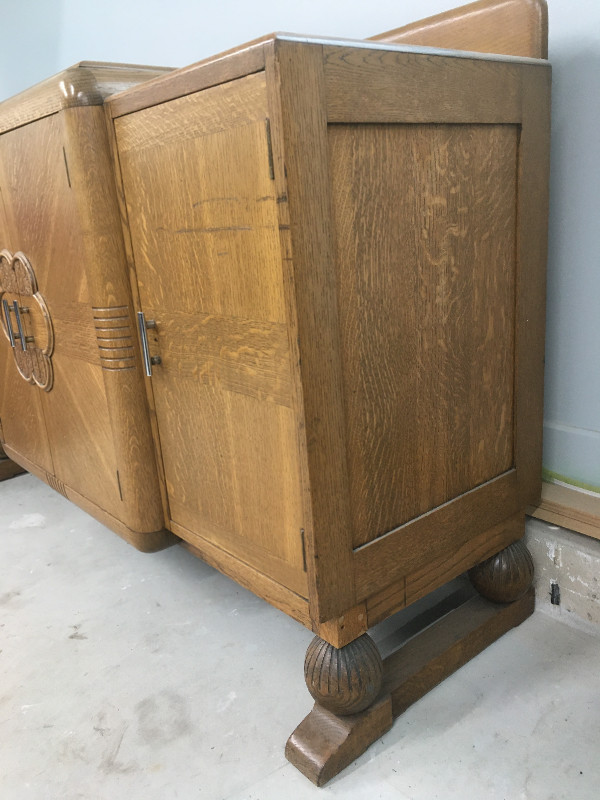 Art Deco solid oak cabinet in Hutches & Display Cabinets in Portage la Prairie - Image 2