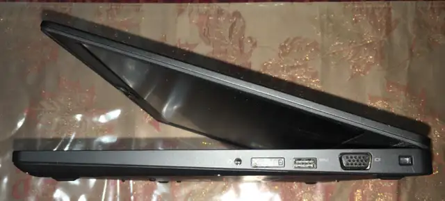 Dell Latitude 5590, i5 8350U, UHD 620, 16GB RAM, 256GB NVMe in Laptops in Ottawa - Image 6