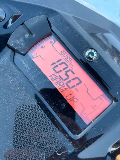 2022 skidoo summit Expert edition 154” track 3 “ paddle Gob trail can 6” riser, 2” taller than facto...