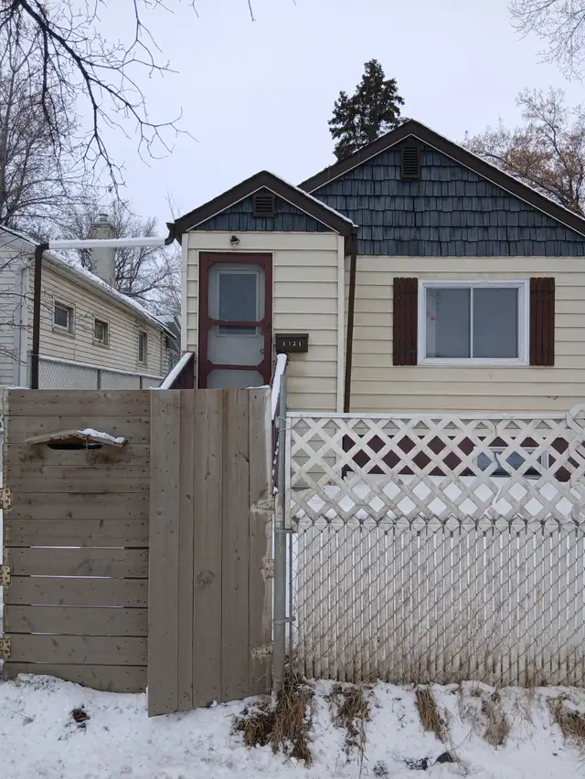 A Comfort and Cozy House for Rent!