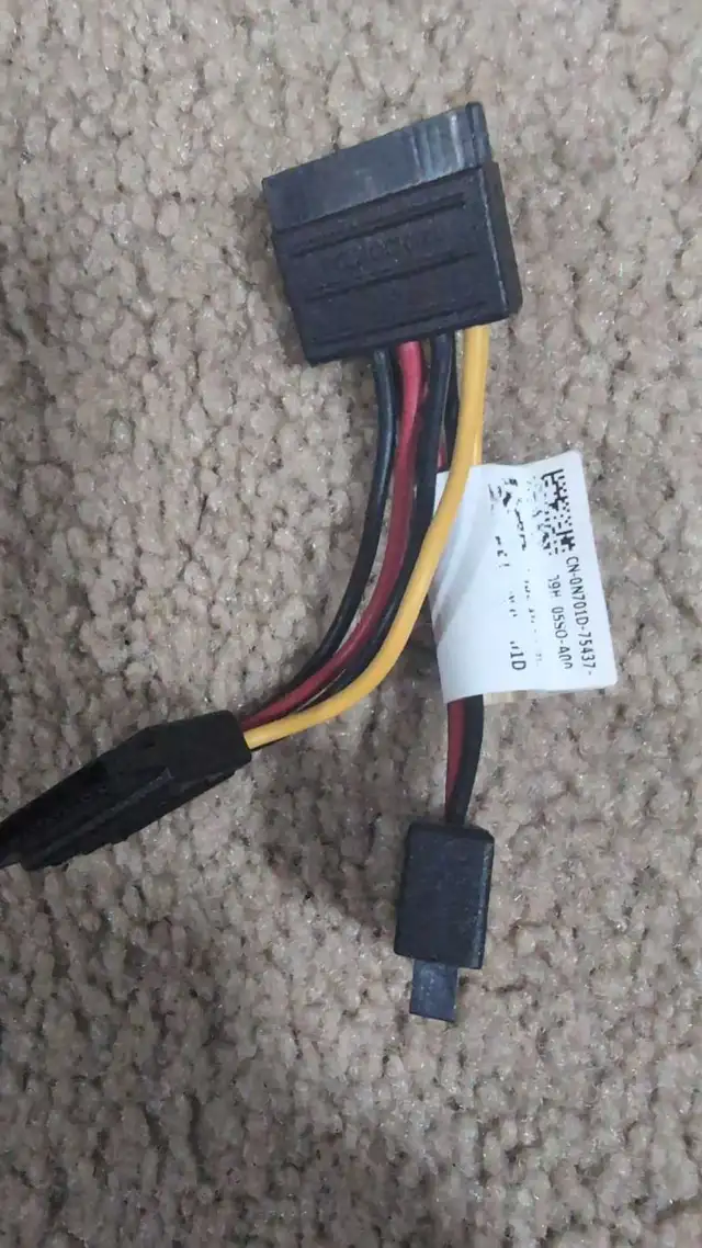 Dell SATA Cable in Cables & Connectors in Cambridge - Image 2