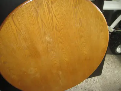 ********* MULTIPLE ITEMS priced individually *********** 1. 1. A solid maple dining room set with si...