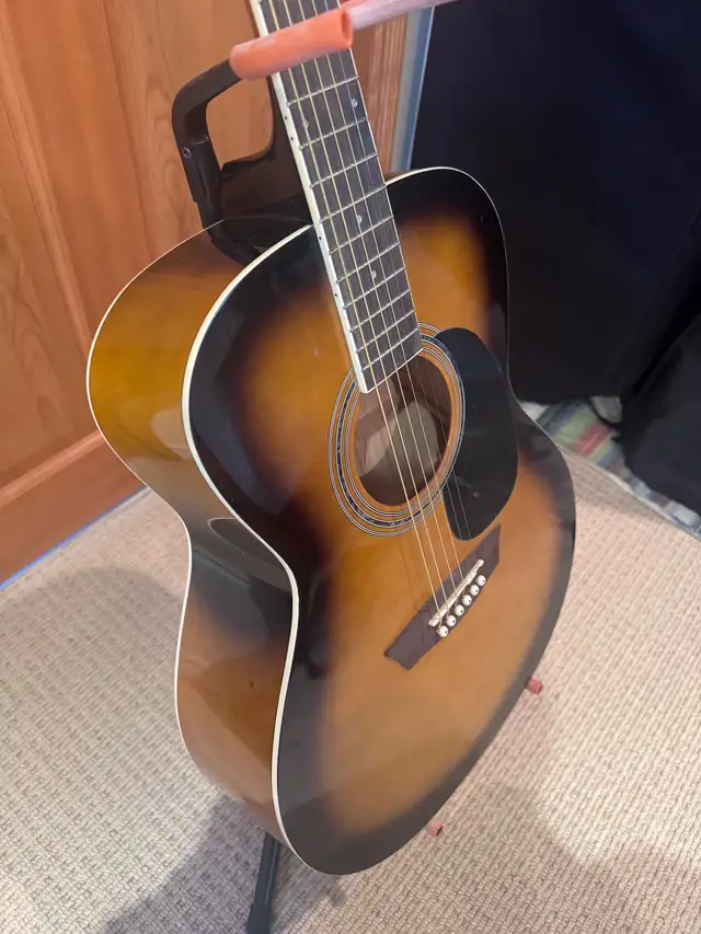 Washburn Acoustic - Tobacco Burst in Guitars in Mississauga / Peel Region - Image 4