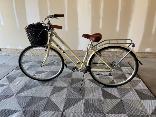 Vintage CCM Munich City Bike with basket in Cruiser, Commuter & Hybrid in St. Catharines - Image 2