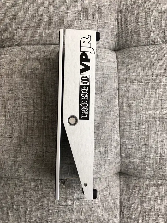 Volume Pedal - Ernie Ball VPJR 6181 25K in Amps & Pedals in Oakville / Halton Region - Image 5