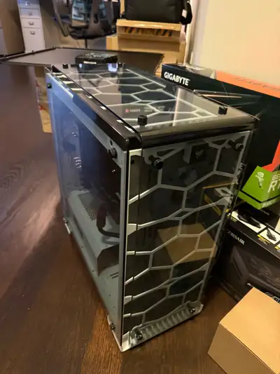 Intel core I9 9900k computer gaming rtx gigabyte 2080 to 32gb ram ddr4 Selling a used mint condition...
