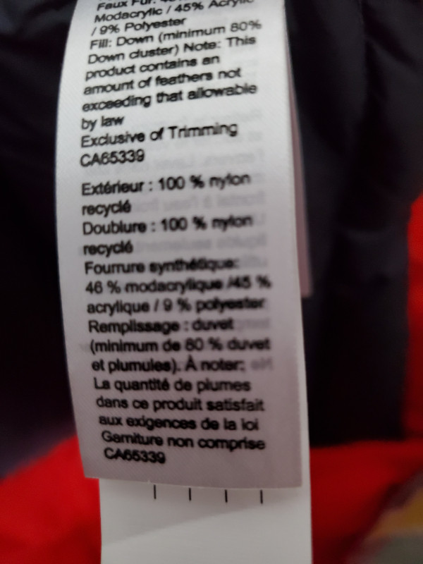 Manteau hiver 9-10 ans, Neuf dans Femmes - Hauts et vêtements d'extérieur  à Ville de Québec - Image 3