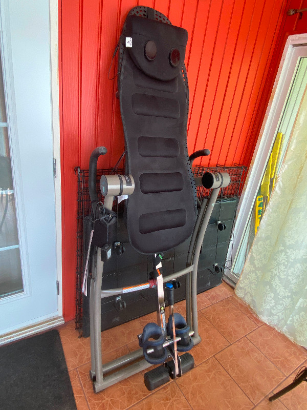 Teeter L5 Elite Inversion Table with Extras dans Santé et besoins spéciaux  à Ouest de l’Île - Image 2