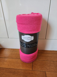 Fleece, Pink, Throw Blanket, 127 x 152 cm (50 x 60in) Brand New