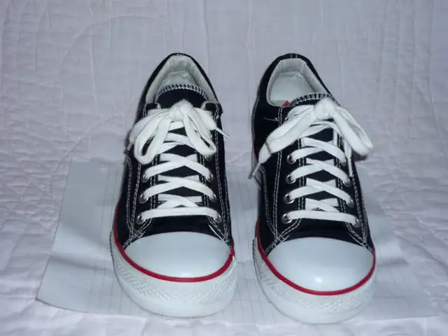 City Sneaks running shoes .. Size 7.5 ... like NEW in Women's - Shoes in Cambridge - Image 4