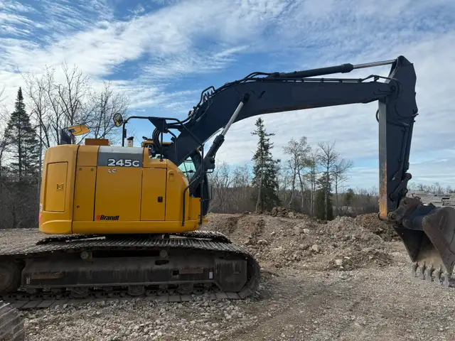 2018 John Deere 245G Excavator in Heavy Equipment in Peterborough - Image 4