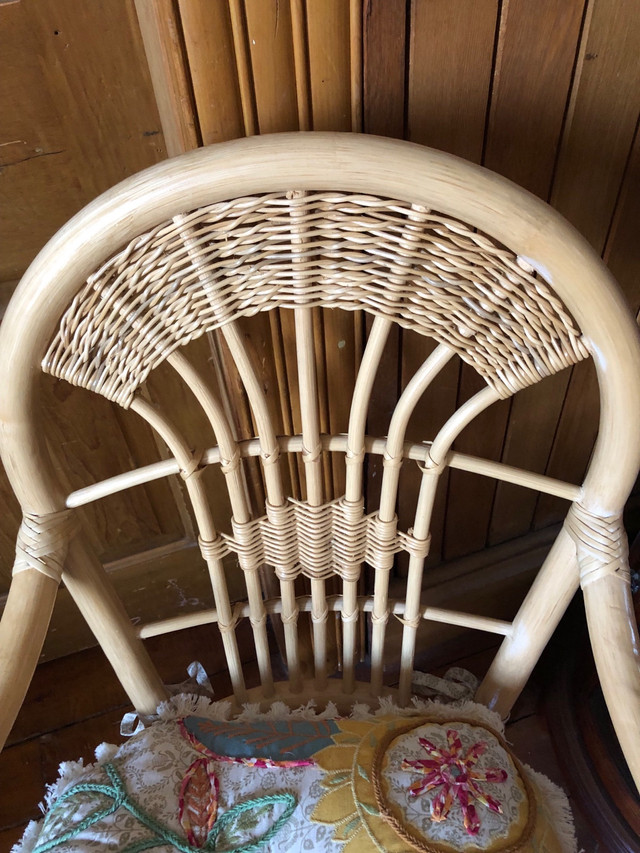 Pier 1 BOHO Bentwood Chair with Cushion in Chairs & Recliners in Kitchener / Waterloo - Image 3