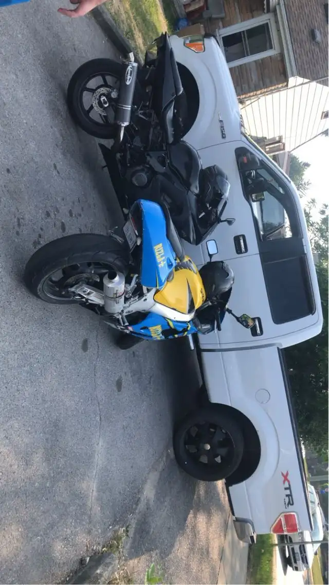 Suzuki gsxr  in Sport Bikes in London - Image 4