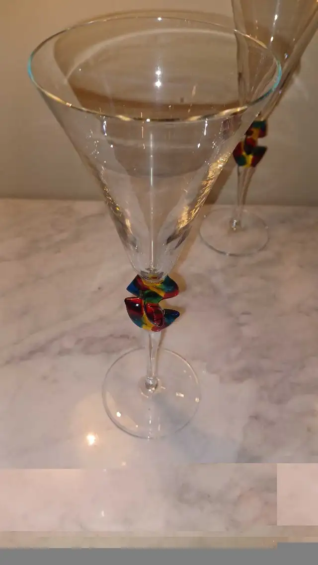 10"T Unique Set of 2 Glass Champagne Flutes Multi-Colored  in Kitchen & Dining Wares in Calgary - Image 5