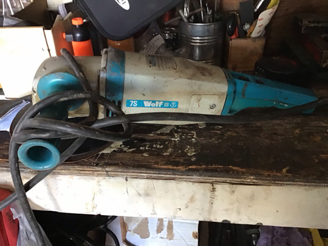 Tools and old car part in Auto Body Parts in Hamilton - Image 4