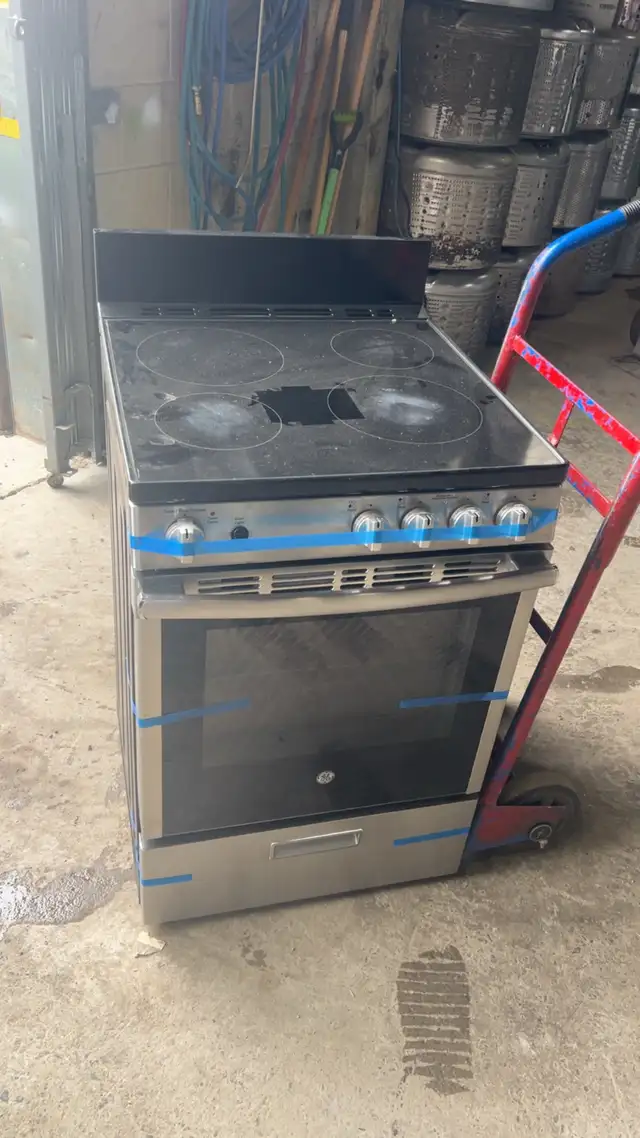 24” GE STAINLESS STEEL STOVE 628666607202571212